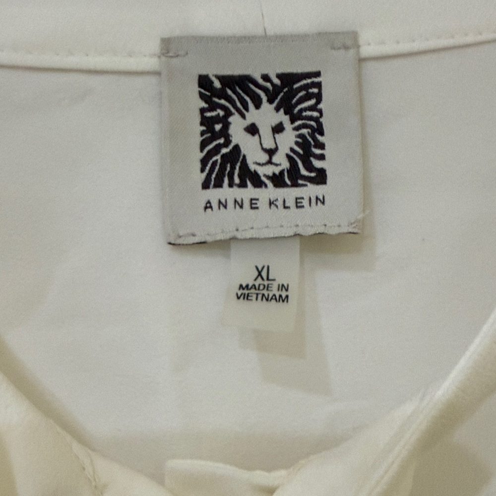 Anne Klein Ivory Sleeveless Blouse with Tie - Picture 2 of 2